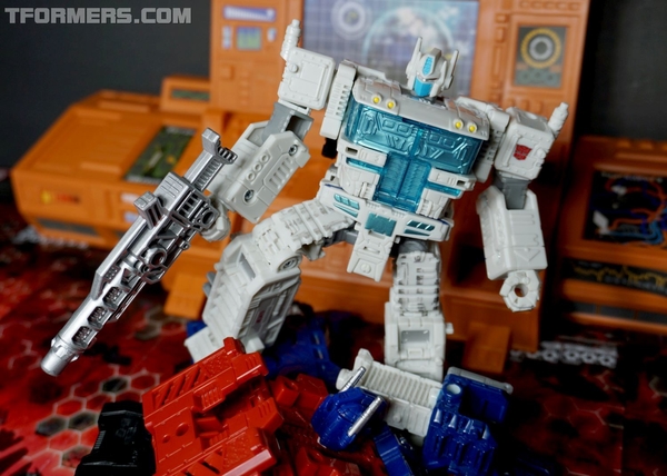 Review Siege Ultra Magnus Leader War For Cybetrtron  (59 of 93)
